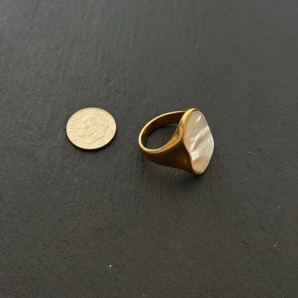 18k Gold Plated Gold Mother of Pearl Shell Organic Form Ring - Picture 5 of 6